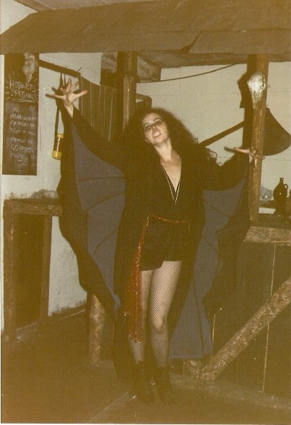 Another succubus - out on the town.